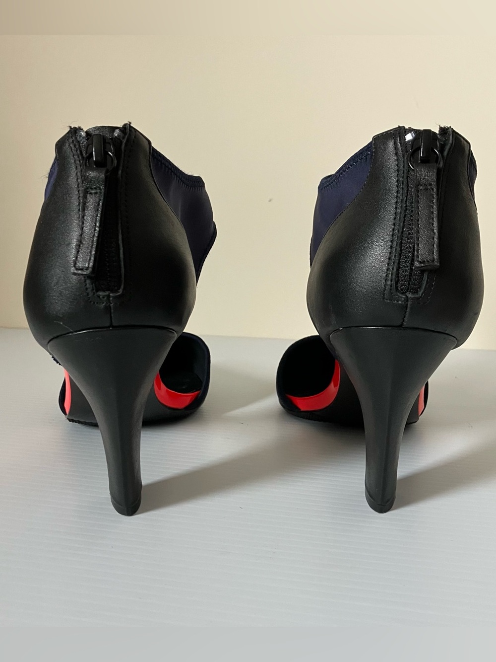 United Nude Pointed Toe Ankle Cuff Heels Black Red Pumps size EU 41 US 10.5 - Picture 7 of 9